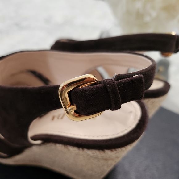 Prada Size 38.5 / 8.5 Women's. DARK BROWN. EXCELLENT CONDITION. COMES WITH BOX. - Picture 9 of 9